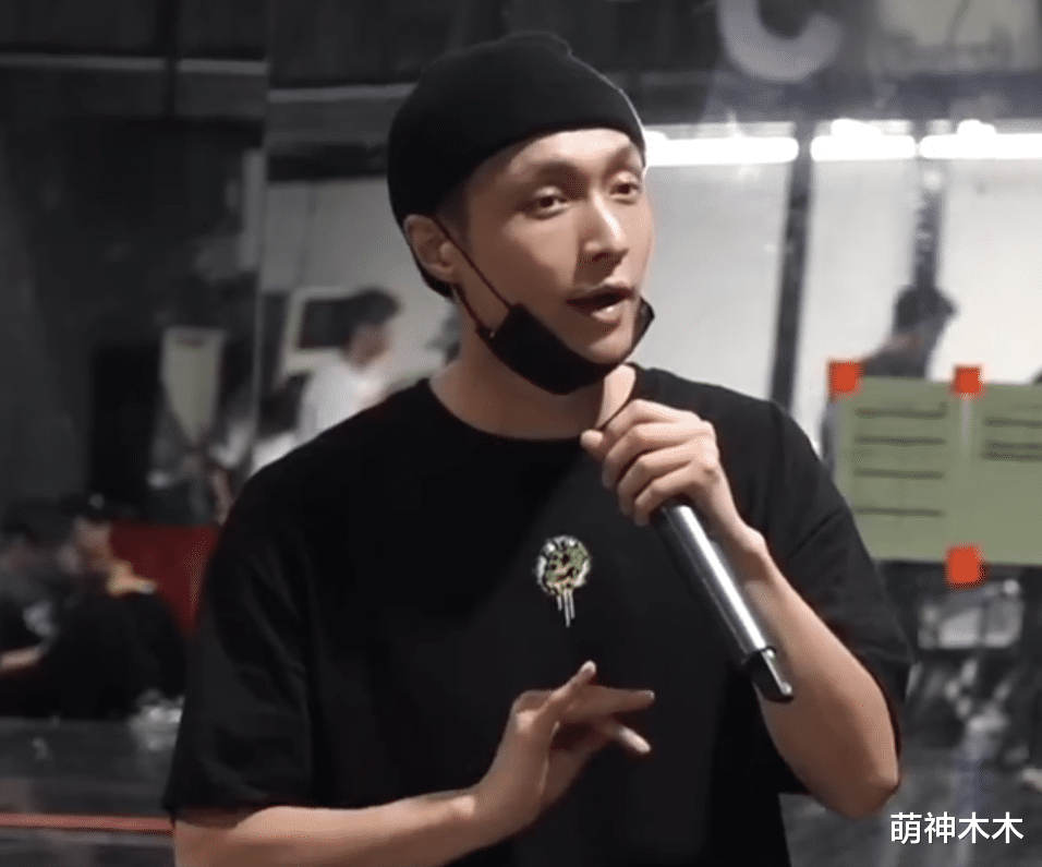 张艺兴|张艺兴演唱会彩排14小时，2000米海拔高强度唱跳，不愧是内娱卷王