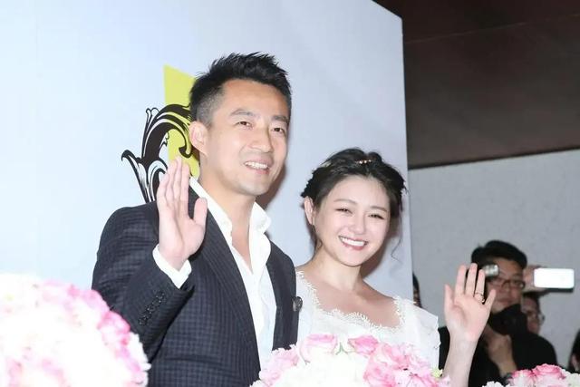 大S|汪小菲和大S被曝达成和解,需额外再支付2.2亿,同意将孩子送回来