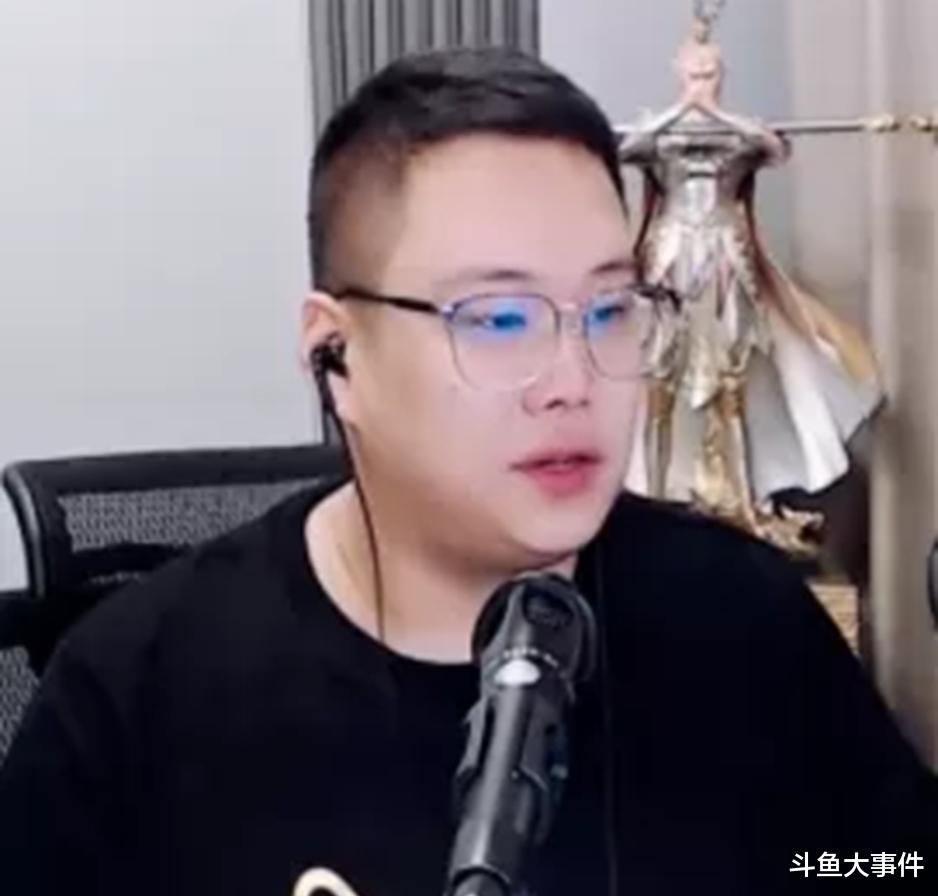钱小佳|钱小佳怒喷虎牙平台某八卦主播，在线点名B总，一度放话：我在这一天，就是你们的噩梦！