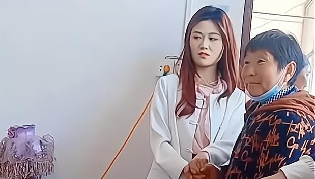 陈萌|大衣哥与儿媳陈萌罕见同框，距离订婚时隔俩月，网友：像换了个人