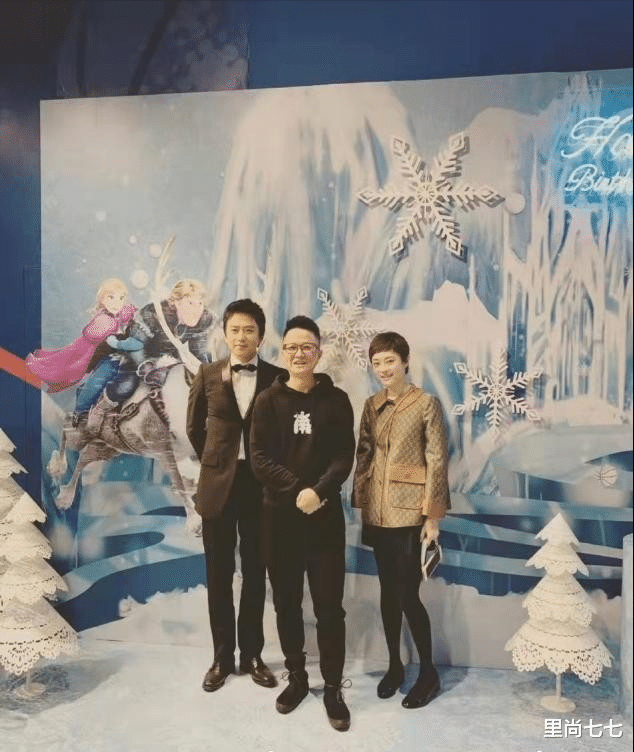 孙俪|孙俪这身造型真看不懂，娃娃款外套穿出奶奶味，少女脸也撑不住