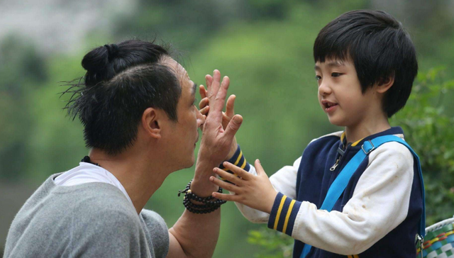 爸爸去哪儿|《爸爸去哪儿》10位孩子变化大：石头粗犷，Kimi最神秘，康康硬气