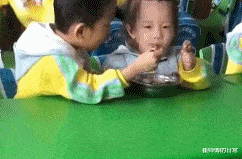 白娘子|白素贞飞行的时候为什么要把一只手往前伸？原来是这样~