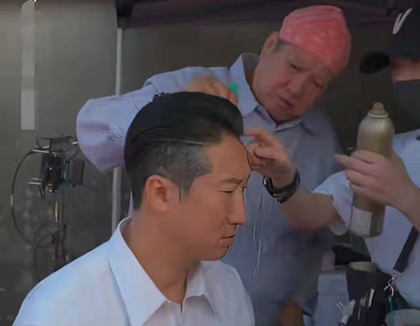 洪金宝|70岁洪金宝暴瘦露面认不出!胡子花白眼皮沉重,身体状况引担忧