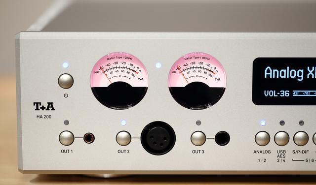 阿里巴巴|系出名门，无可挑剔的表现：T+AHA200耳放、SolitaireP平面耳机