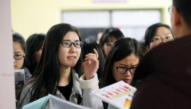 医生|“最佳男友”职业排行榜，榜首成了吃香行业，公务员未进前三名！