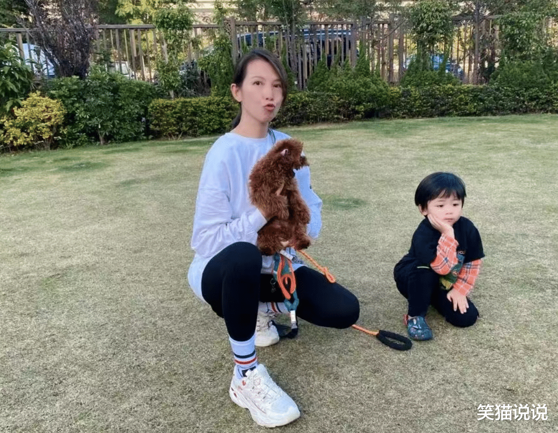 蔡少芬|蔡少芬晒与儿子合照：素颜出镜状态佳，4岁鱼蛋好似张晋！