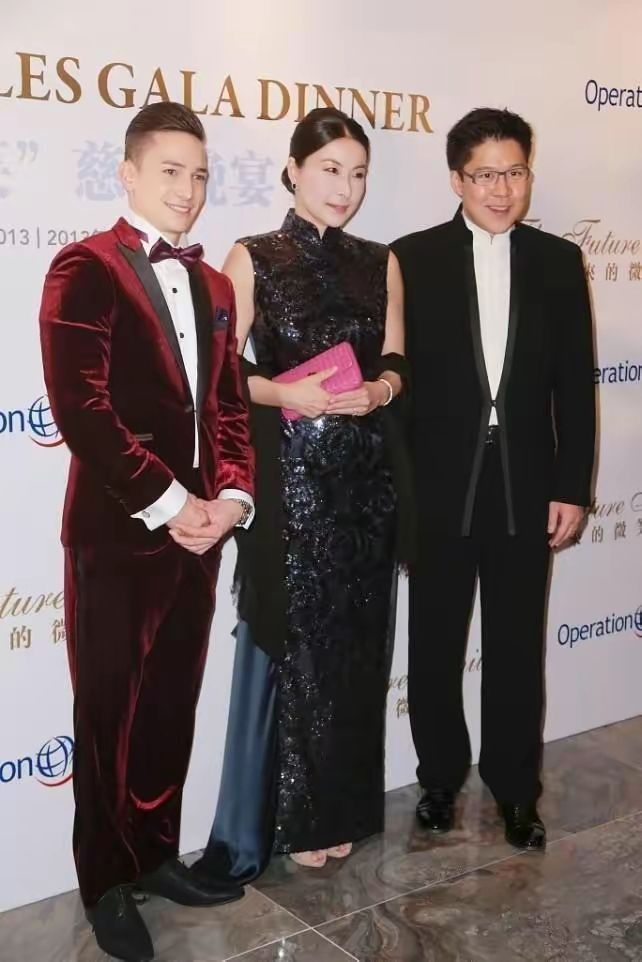 李佳芯|郭晶晶才是“东方美”典范，穿旗袍温婉大气，贵妇气质刻在骨子里