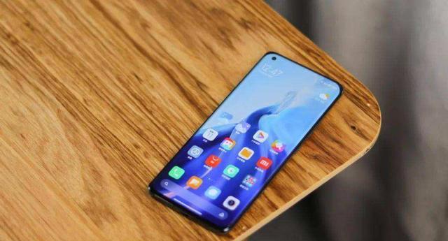 华为mate|目前值得入手的5款高性价比机型，各品牌均有一款，流畅3年也无忧