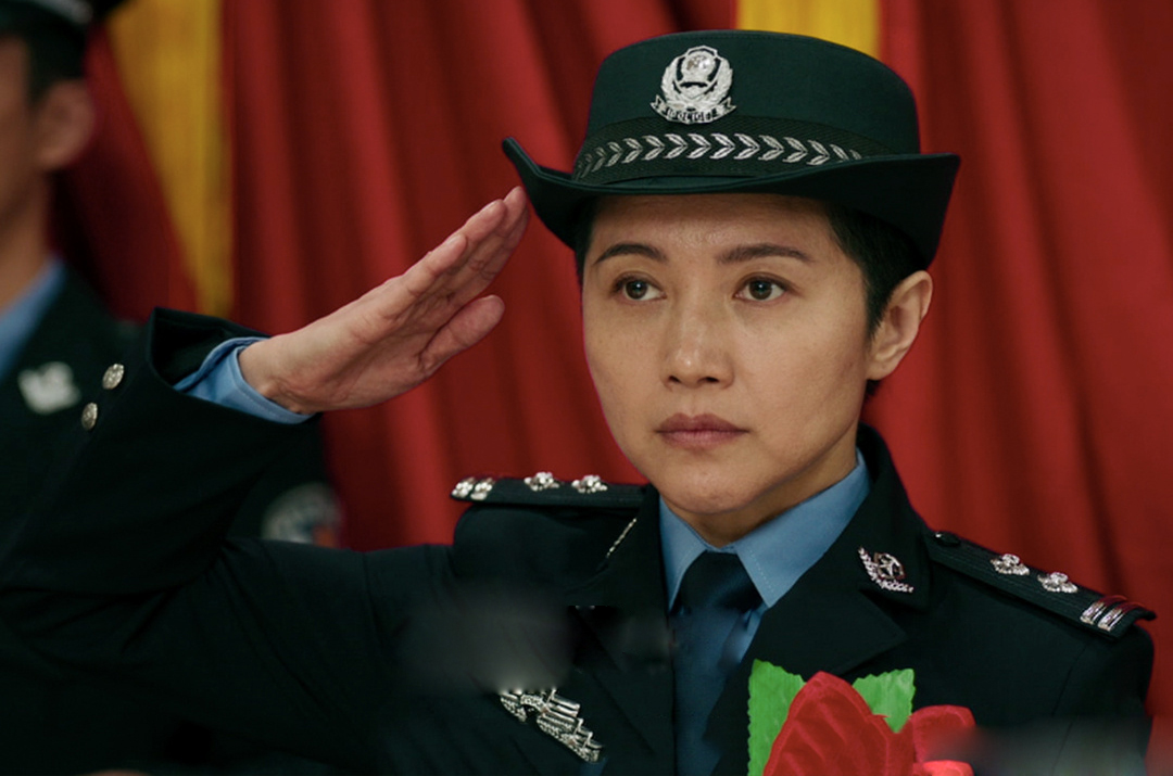 警察|端着一张脸就别演警花了，这四位女演员告诉你，啥是飒爽长官气派