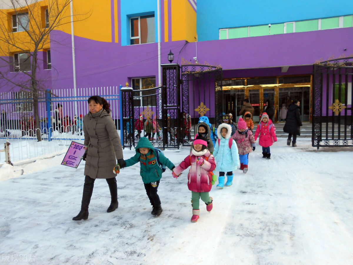 幼儿园|孩子上幼儿园后,宝妈找工作为难?老人不误带娃月赚八千,可借鉴