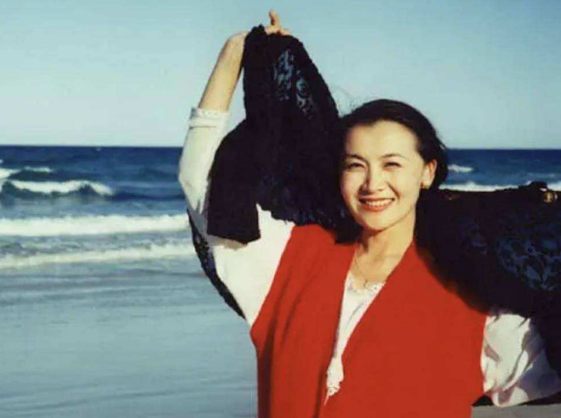 王鹤棣|李媛媛:为了生孩子拒绝治癌,孩子2岁时去世,痴情丈夫至今未婚