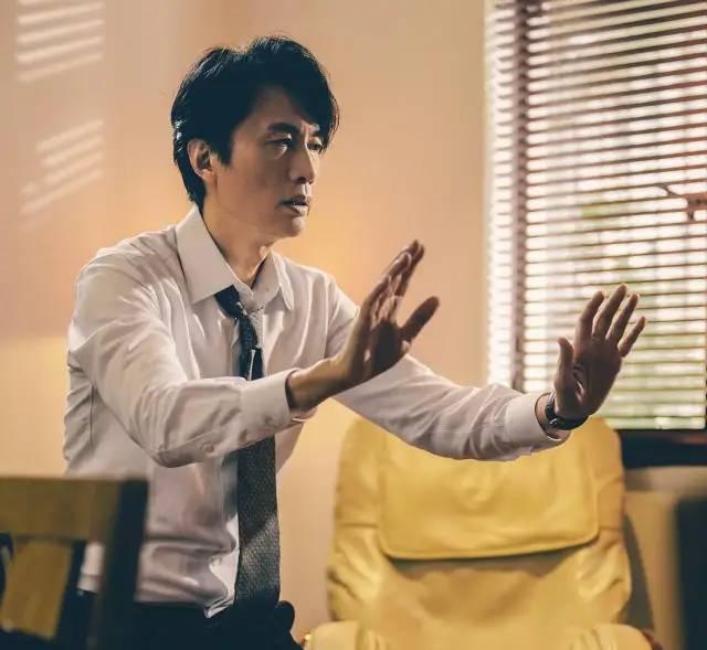 黄子华|今年第一部值得去电影院看的港片！香港票房超《寒战》《无间道》