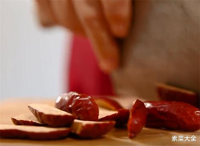 银耳|这两种食材放在一起煮粥,比吃燕窝都营养,还能大补胶原蛋白