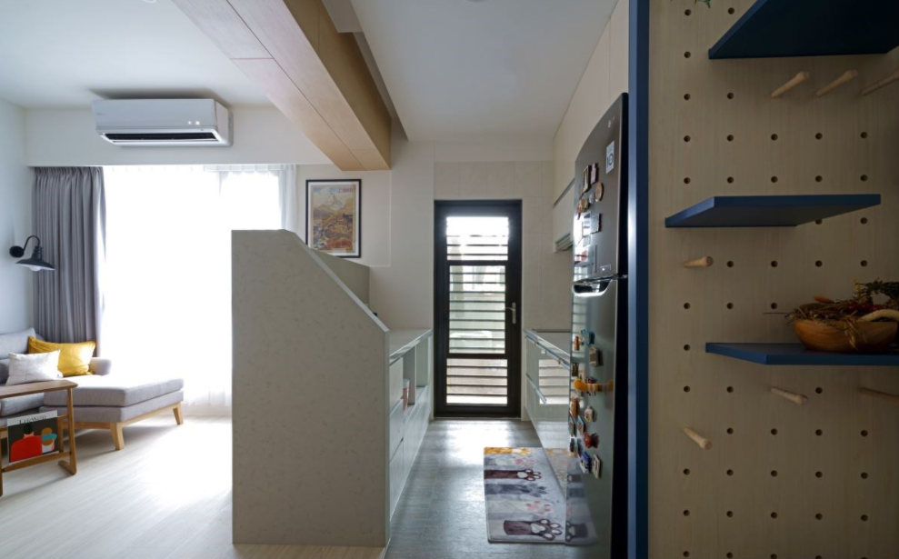 小户型装修，家里多设计几个组合柜，1柜2用真的实用，收纳翻倍