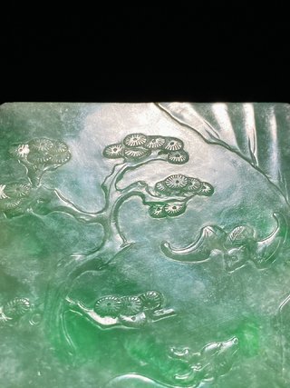 |清 老坑飘绿翡翠 灵猴松鹿纹 玉板 插屏