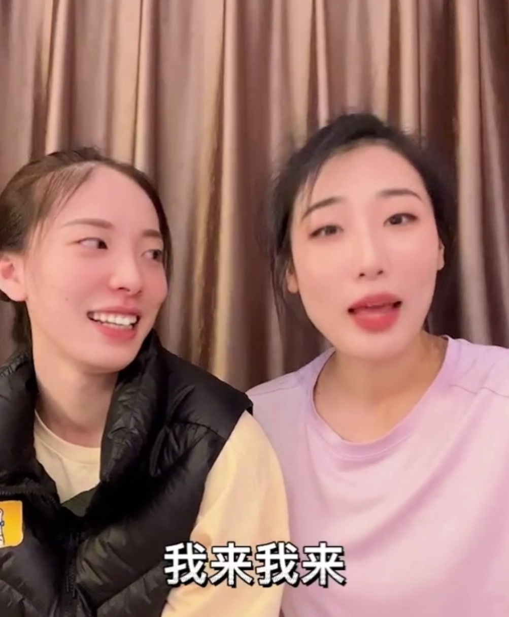 刘晏含|刘晏含语言天赋强，模仿闽南四川方言打排球，郑益昕缪伊雯配合