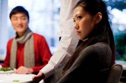 纪实:女子住宿表姐家,表姐夫半夜回家,女子竟听到不该听的话