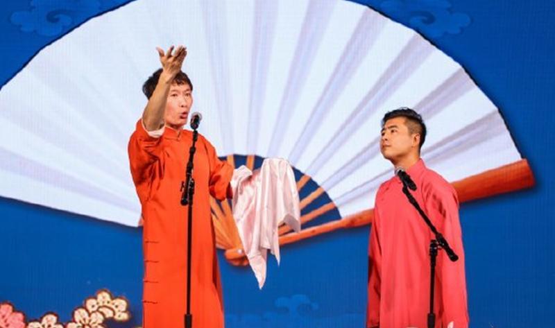 房鹤迪|德云社“鹤”字科房鹤迪晒照,到轮船上说相声,粉丝直呼厉害