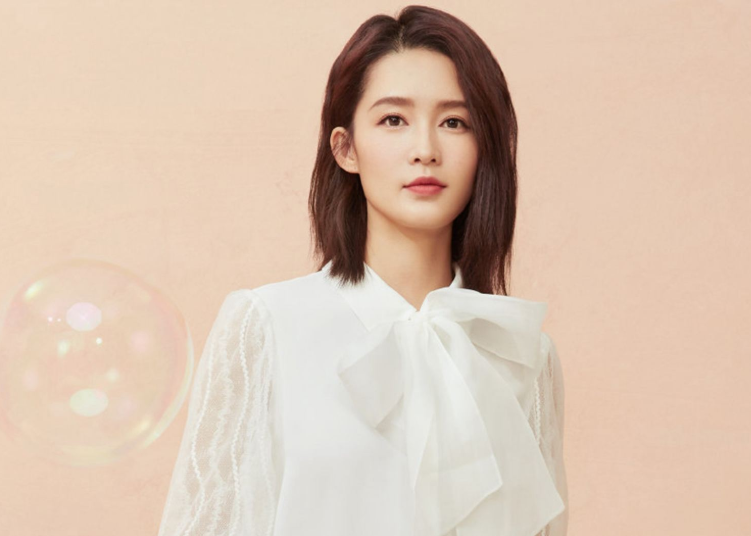 周冬雨|2021艺人红黑榜单出炉，龚俊热巴获好评，毛不易周冬雨形象反差大