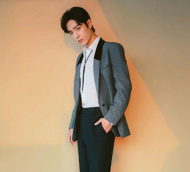 肖战|《石头》后又一品牌和肖战续约，直言继续陪伴肖战，粉丝鼎力支持