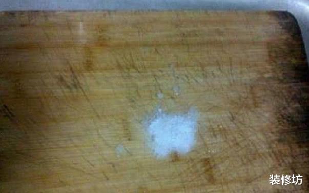 “砧板”用久变黑易发霉?教你3个小妙招,让砧板干净如新
