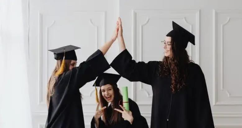 广州市|悉尼大学硕士有40万身价,海归后却难以就业,家长称实在是吃不开