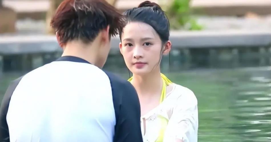 李沁|互相喂投、掀裙子、共用吸管、贴脸杀，这些明星也太没有分寸感了