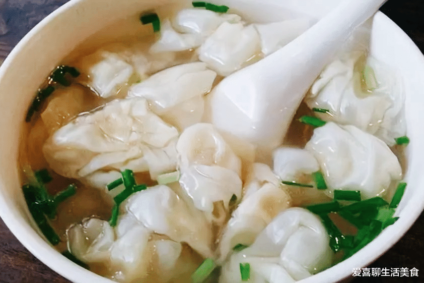 明日大年初二,“1饭2面3菜”要记得吃,寓意金钱铺地,财福旺、元宝到!