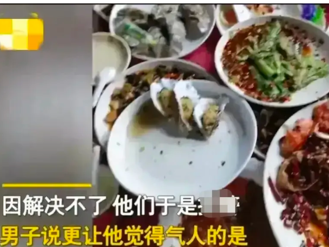 重庆市渝北区,一男子在一家大排档点了一桌海鲜