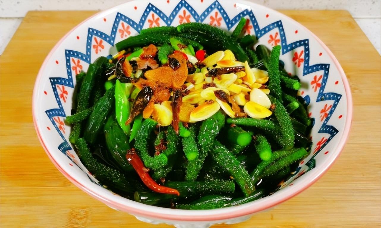 入秋后，遇到这菜别手软，买上10斤腌起来，随吃随取，脆爽又解腻