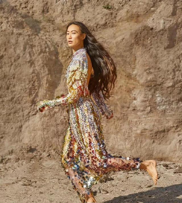 陈冠希|秦舒培大翻车！素颜暴露男相长成陈冠希翻版，表现力太差被吐槽