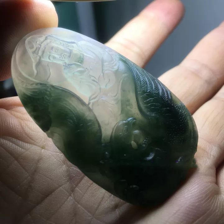 弥勒佛|“石不可貌相”！一块4500的石头切开雕琢后惊艳四座！