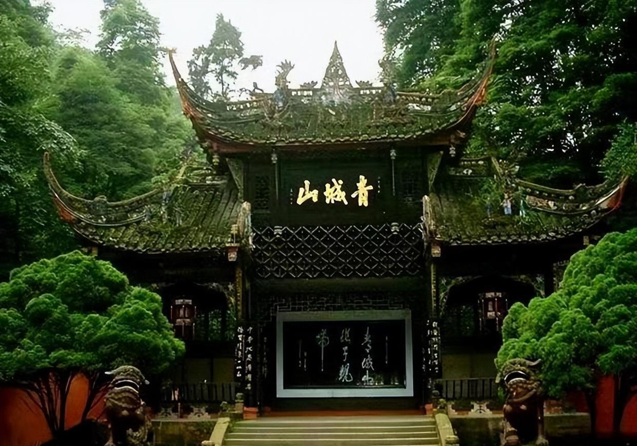 梵净山|六大名山人杰地灵!可惜旅游费用贼高,景色能对得起门票价格吗?