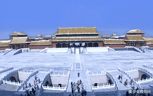 张梓琳|《金枝欲孽》开播18年后，我终于明白《甄嬛传》输在哪了