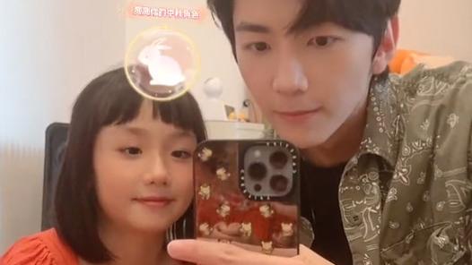 洪欣|洪欣22岁儿子晒兄妹合照！长相帅气已经出道，妹妹像张丹峰颜值高