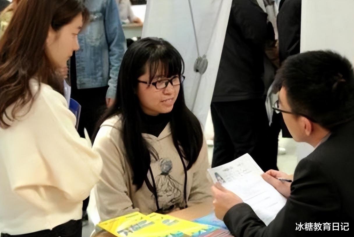 清华大学|清华女博士报考协警新进展,系谎报学历,清华大学回应查无此人