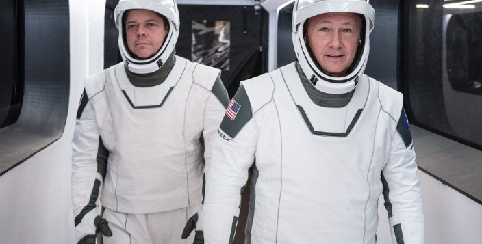 宇航员的衣服有何特别之处，是好看，还是为了保护？
