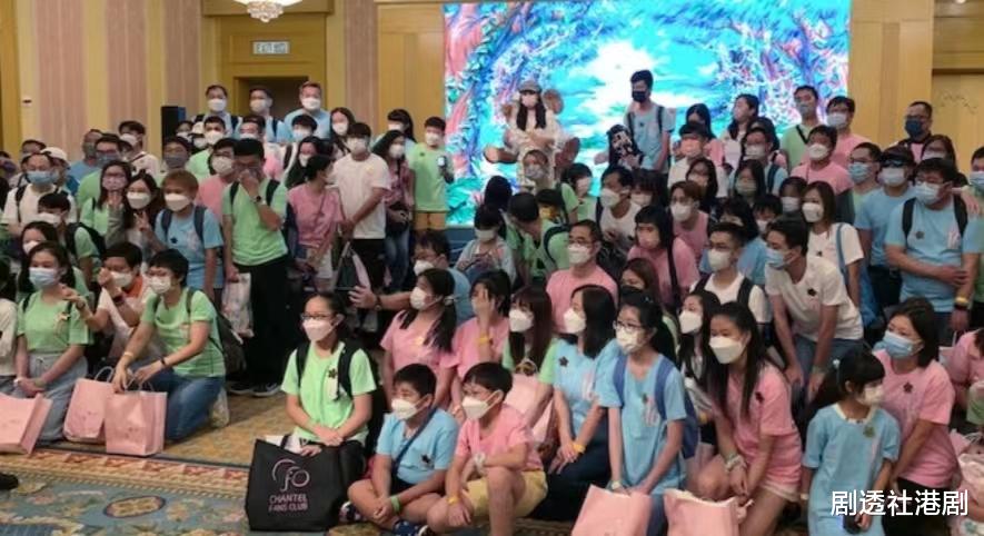 TVB|后怕!15岁TVB歌手与粉丝提前庆祝,不敢单独约男生庆生称怕惹麻烦