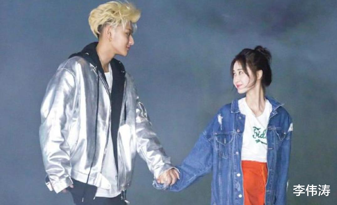 黄子韬|黄子韬徐艺洋见家长！穿情侣装互相夹菜，当着未来婆婆的面摸头