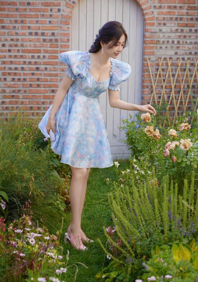 娱乐圈|“人间作精”虞书欣走性感路线，下半场，她要在娱乐圈恃靓行凶？