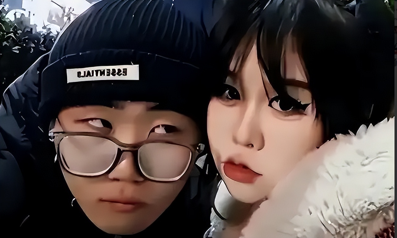 |为爱冲锋的勇士反转太打脸，闹剧背后是带货，被连坐的学生惹谁了