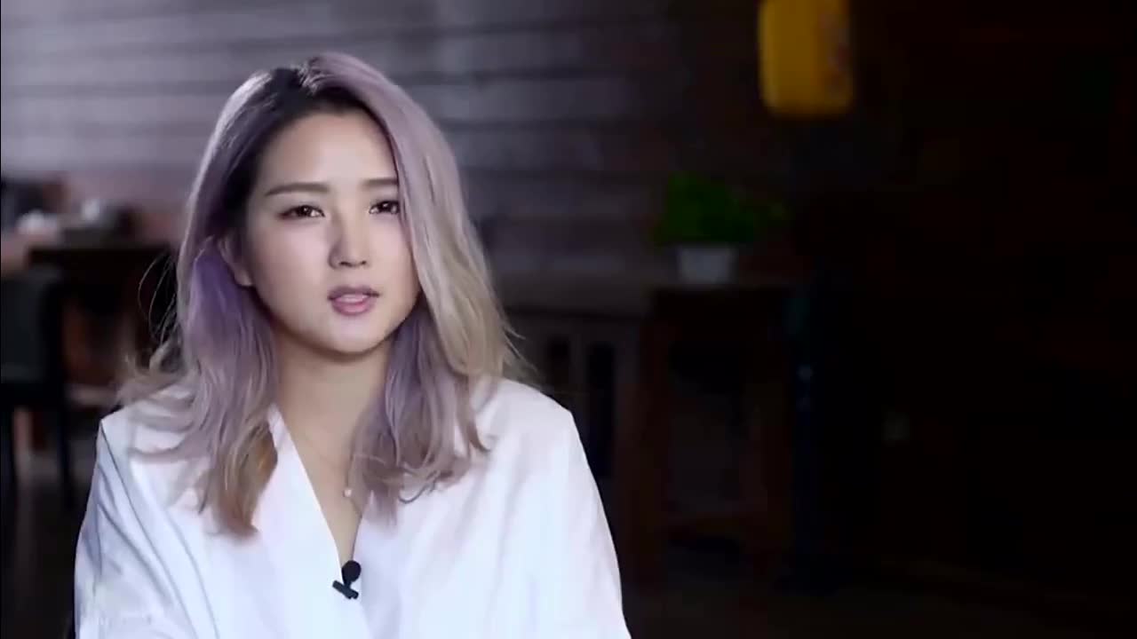 童星|油腻导演被逼换掉童星小花？何洁弄巧成拙？李诞退出笑果文化董事