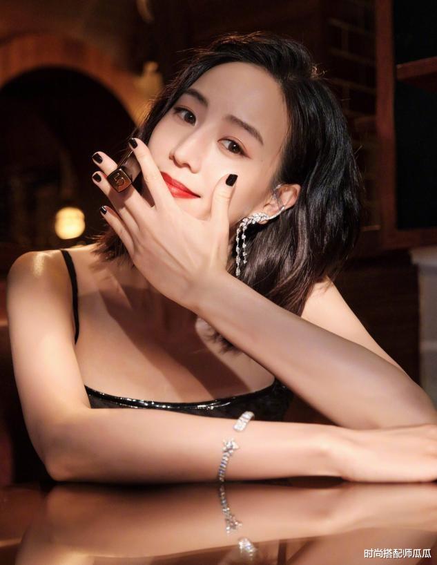 春夏穿搭 ?那些越老越耐看的女人，脸上常常有这三个特征，中一个就赢了