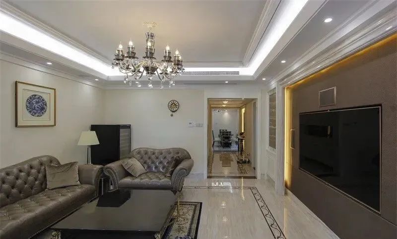 我家203㎡大平层,全屋70万装修大气极了,衣帽间老婆最爱,晒晒