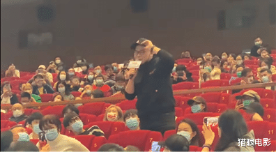 张艺谋|岳云鹏看张艺谋新片感动哭,和潘斌龙求演下一部,网友:安排喜剧