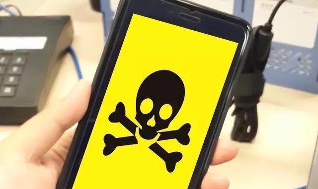 深夜偷看“不良网站”,删除历史记录也没用,3个坏影响悄然发生