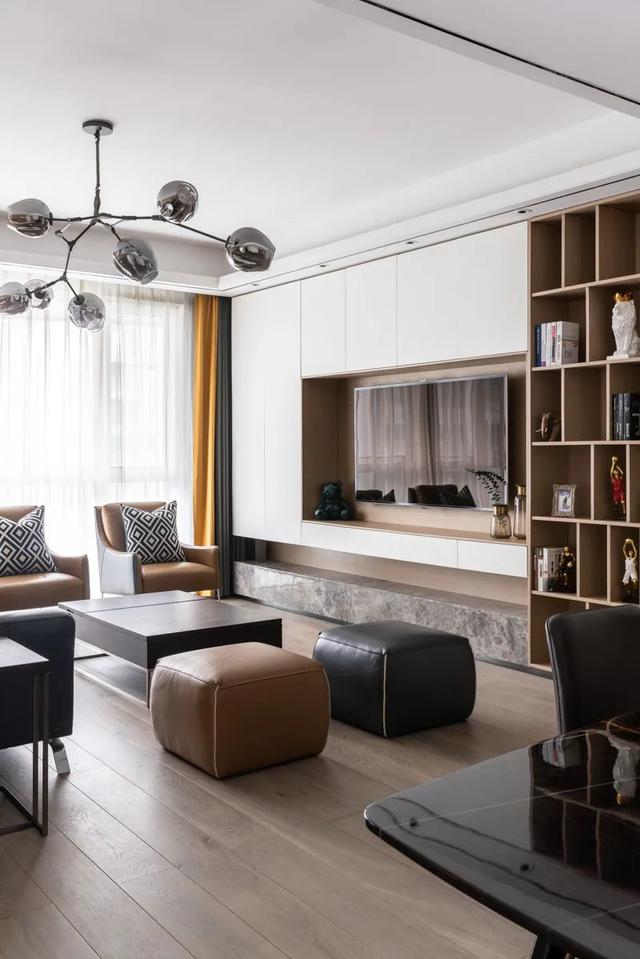 220㎡现代简约,现代舒适的空间,搭配灰色皮家具,简约优雅舒适