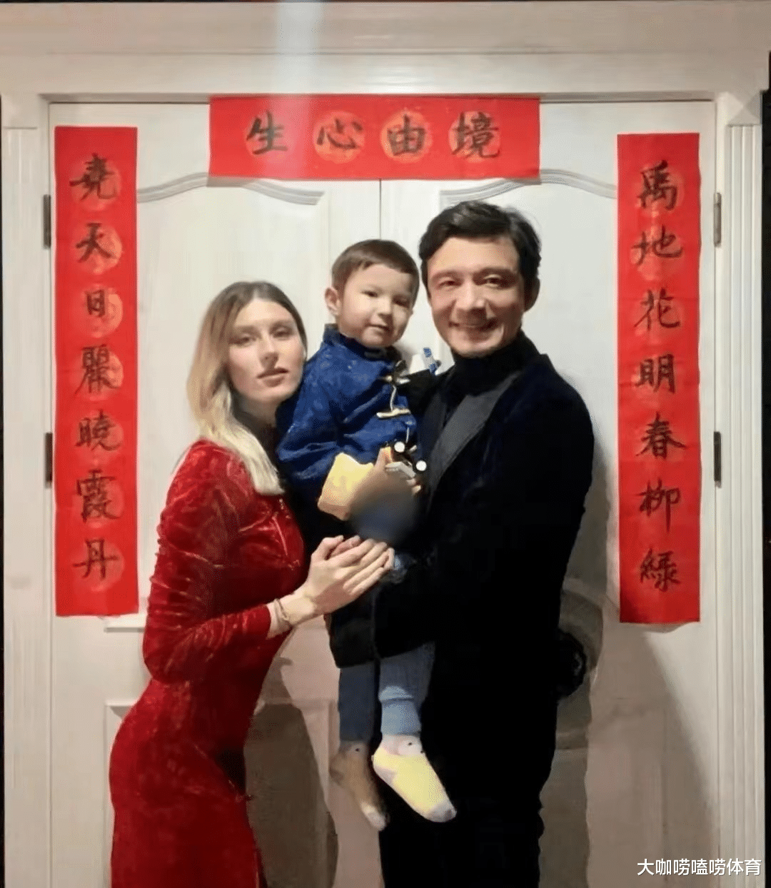 谢晖|前国脚谢晖晒全家福：二婚外国老婆美艳动人，混血儿子长相随爸
