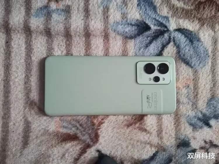 红米手机|顶级2K屏+骁龙8Gen1+50MP双主摄，跌至3299元，高端机天花板！